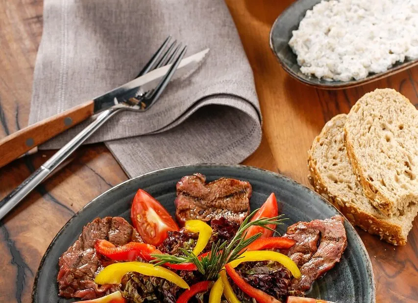 تأثير طرق الطهي على القيمة الغذائية للحوم